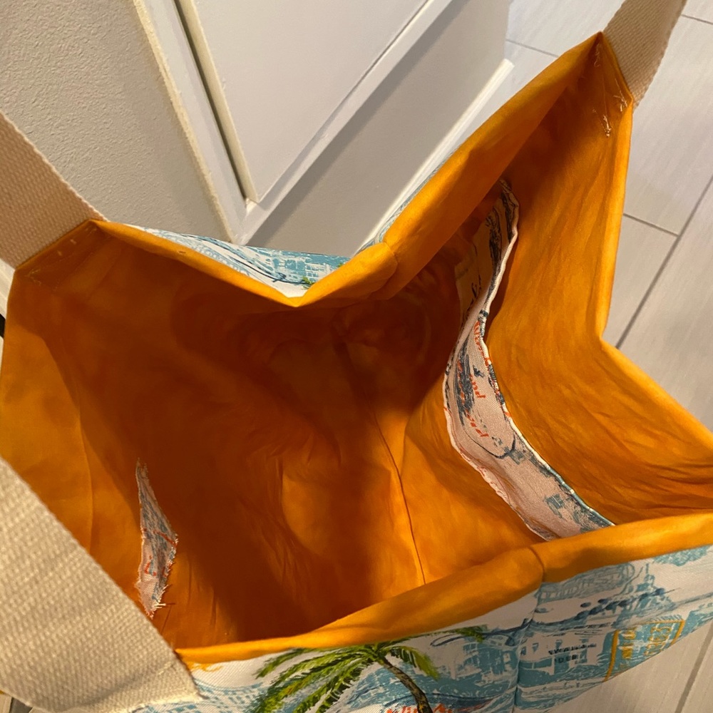 Reversible Oversized Tote Bag - Picture 9 of 13